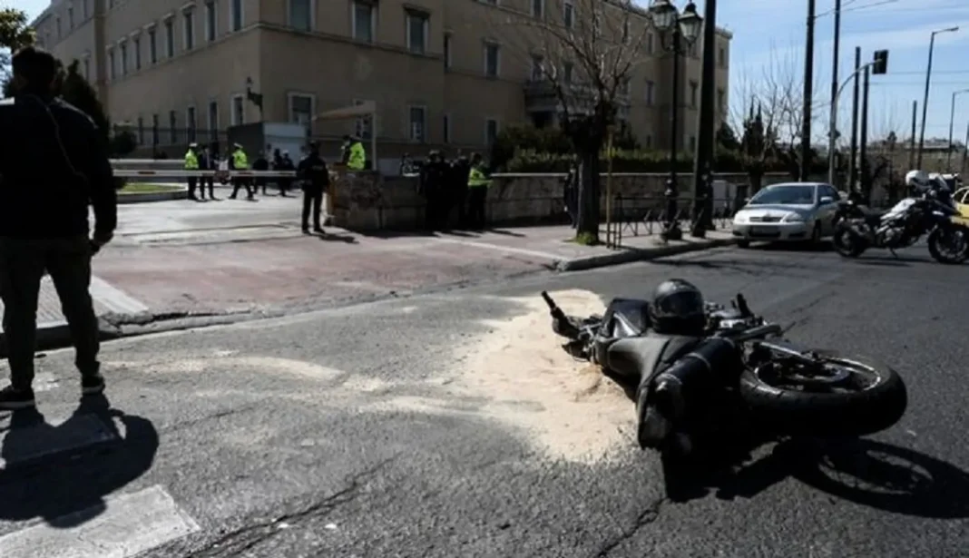 Τροχαίο έξω από την Βουλή: Παραιτήθηκε της έφεσης ο αστυνομικός-οδηγός, αμετάκλητη η καταδίκη του