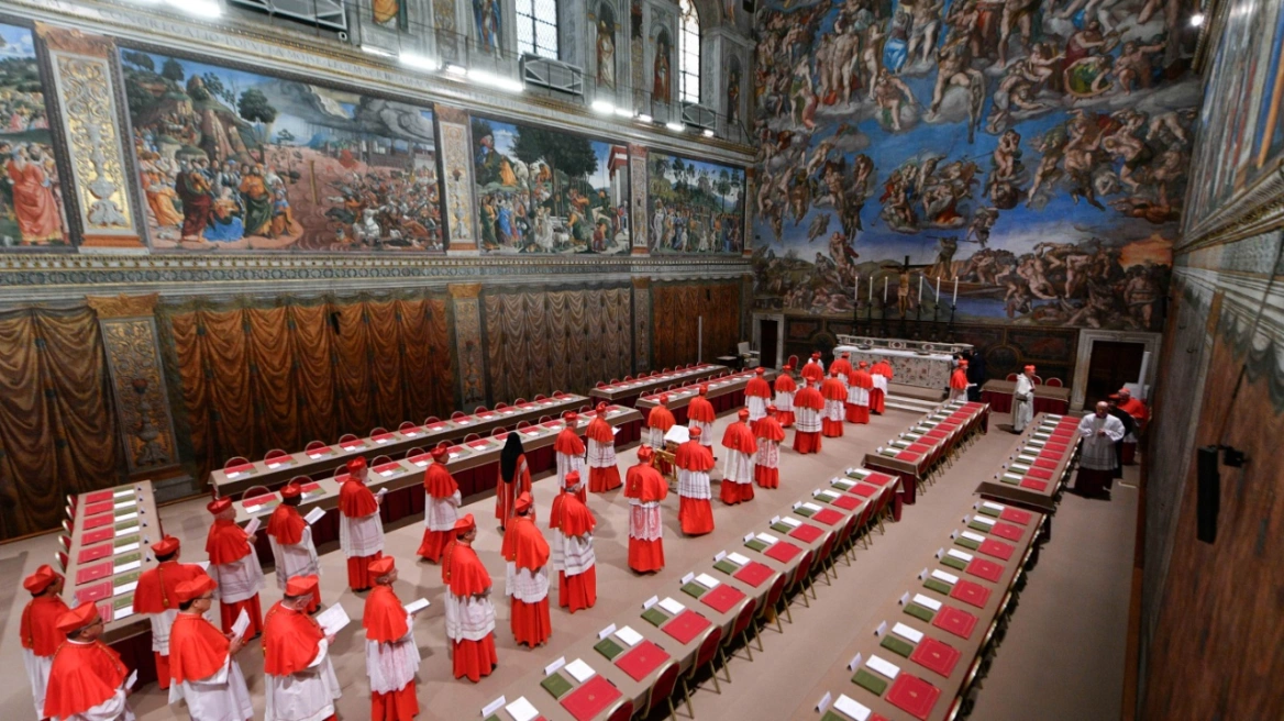 Άκαρπη η πρώτη ψηφοφορία για τον νέο Πάπα – Γιατί υπήρξε καθυστέρηση