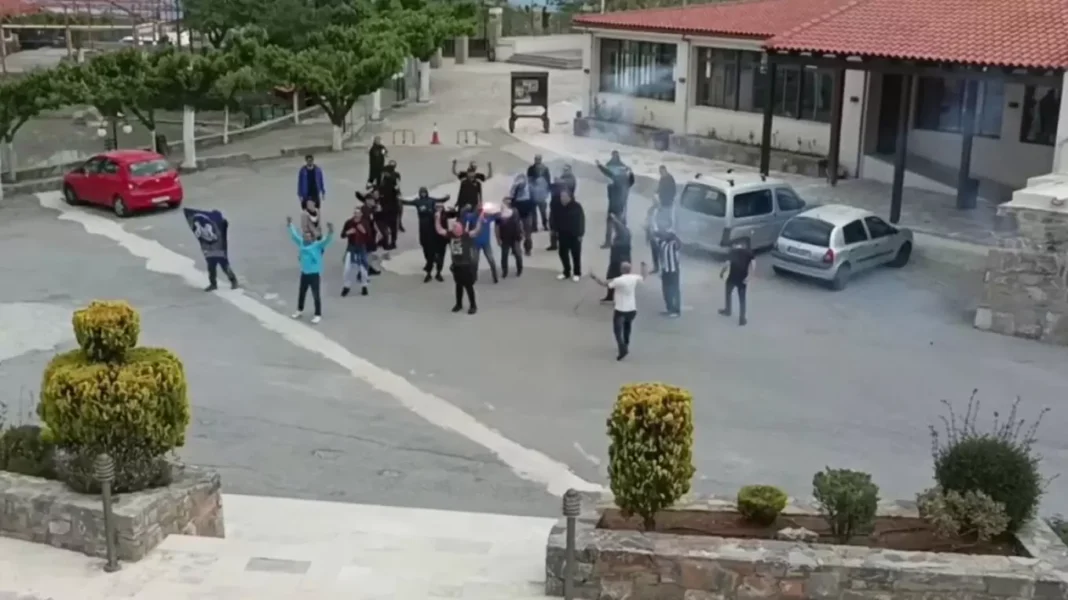 Σοβαρό επεισόδιο πριν τον αγώνα Ερμής Ζωνιανών – Δόξα Βύρωνος: Οπαδός σήκωσε όπλο στον αέρα