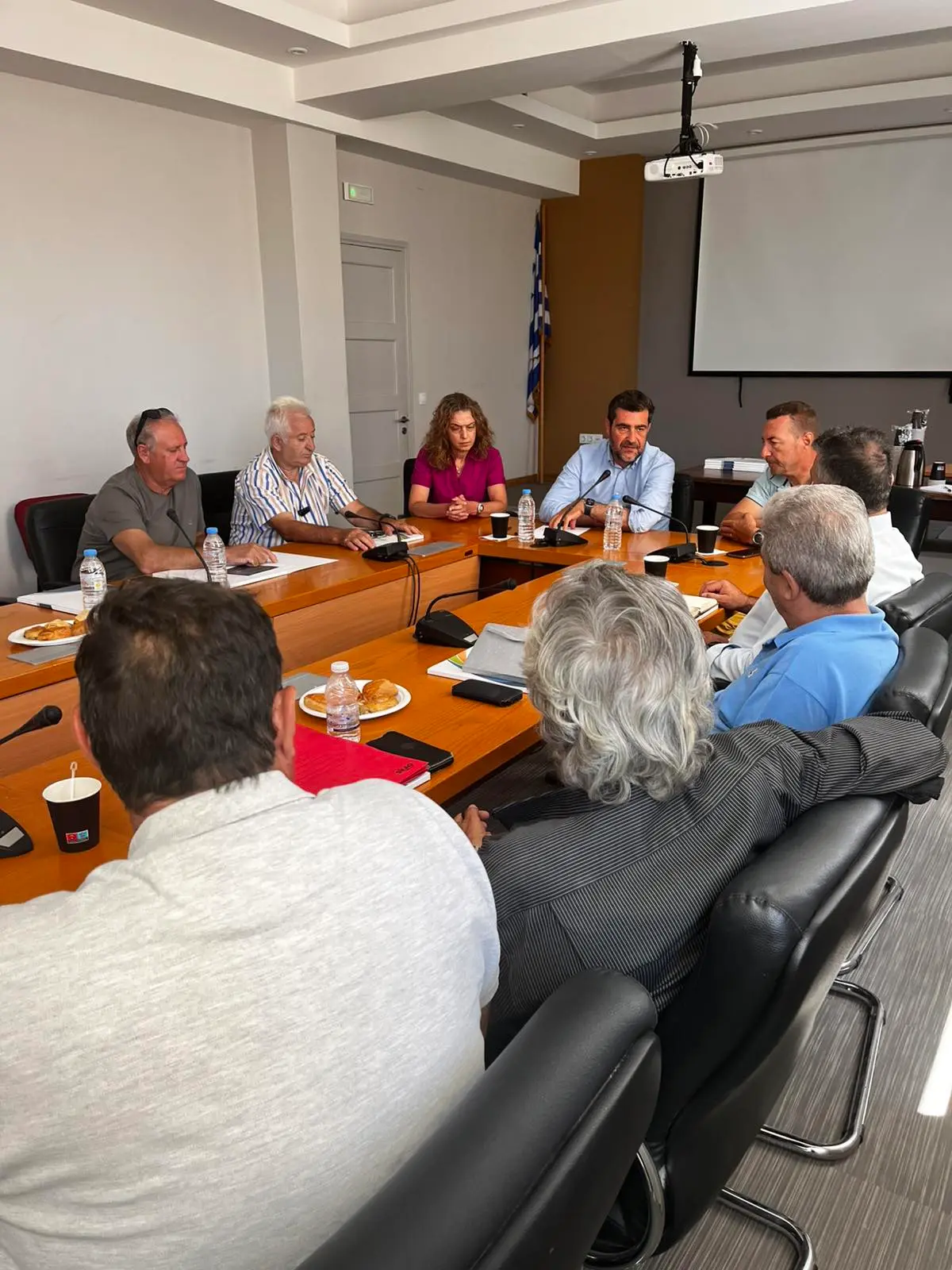 Συνάντηση του Αντιπεριφερειάρχη Λασιθίου με τους Προέδρους των Δημοτικών Κοινοτήτων του Δήμου Αγίου Νικολάου