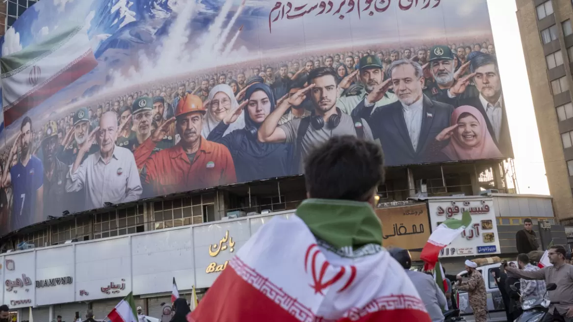 Sky News: Τα δύο σενάρια μετά τον βομβαρδισμό του Ιράν – Το ρίσκο Τραμπ, πώς μπορεί να ξεφύγει η κατάσταση