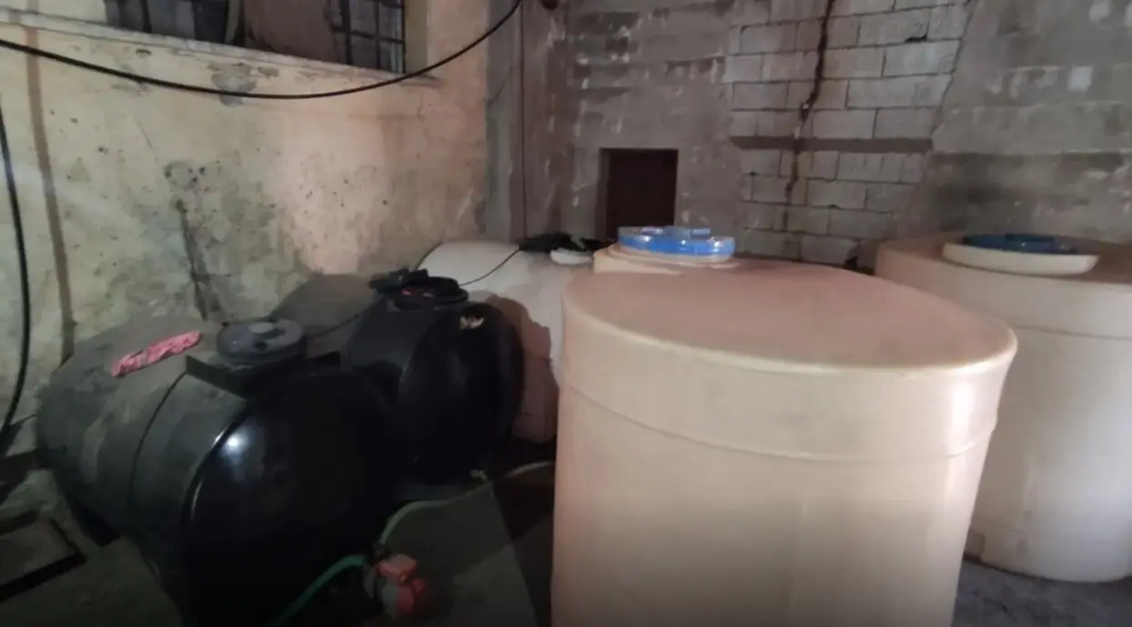 Χειροπέδες για παράνομο αποστακτήριο…