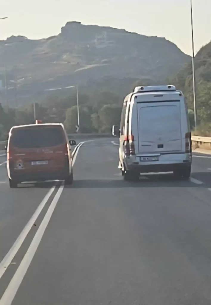 Παράνομη προσπέραση από πυροσβεστικό όχημα στον ΒΟΑΚ