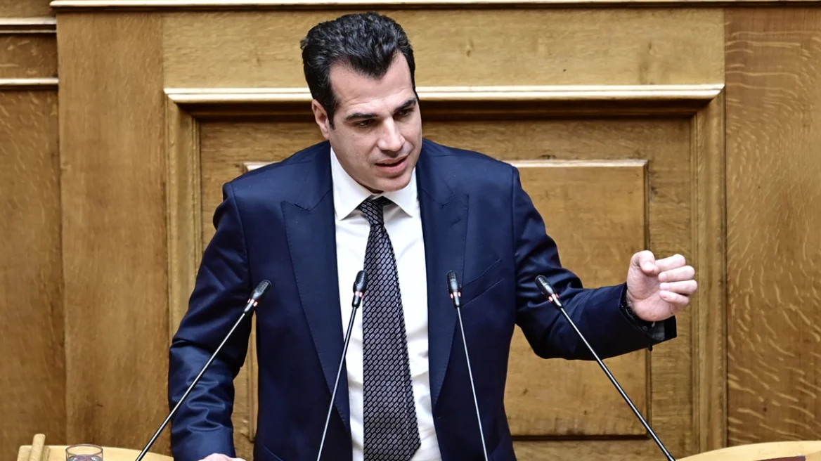 Ο Θ. Πλεύρης αναλαμβάνει υπουργός Μετανάστευσης και Ασύλου