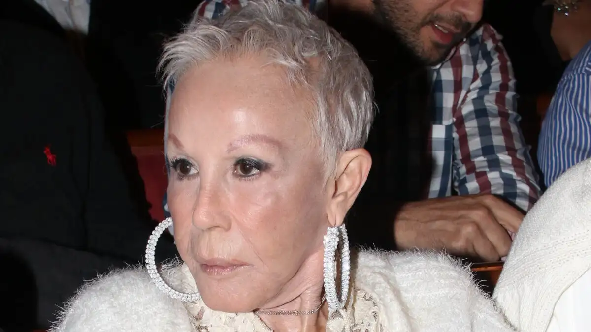 Ζωή Λάσκαρη: Κατασχέθηκαν τα κοσμήματά της – Πάγωσε ξανά η δημοπρασία με δικαστική απόφαση