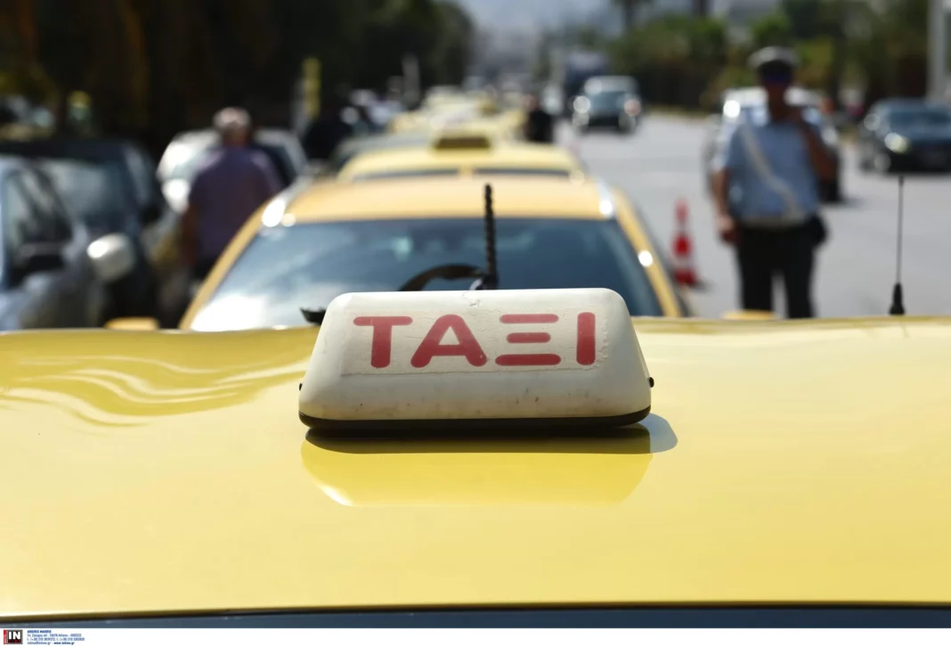 Χειροπέδες σε οδηγό ταξί χωρίς άδεια – Ζήτησε 310 ευρώ για τη διαδρομή αεροδρόμιο – Σύνταγμα