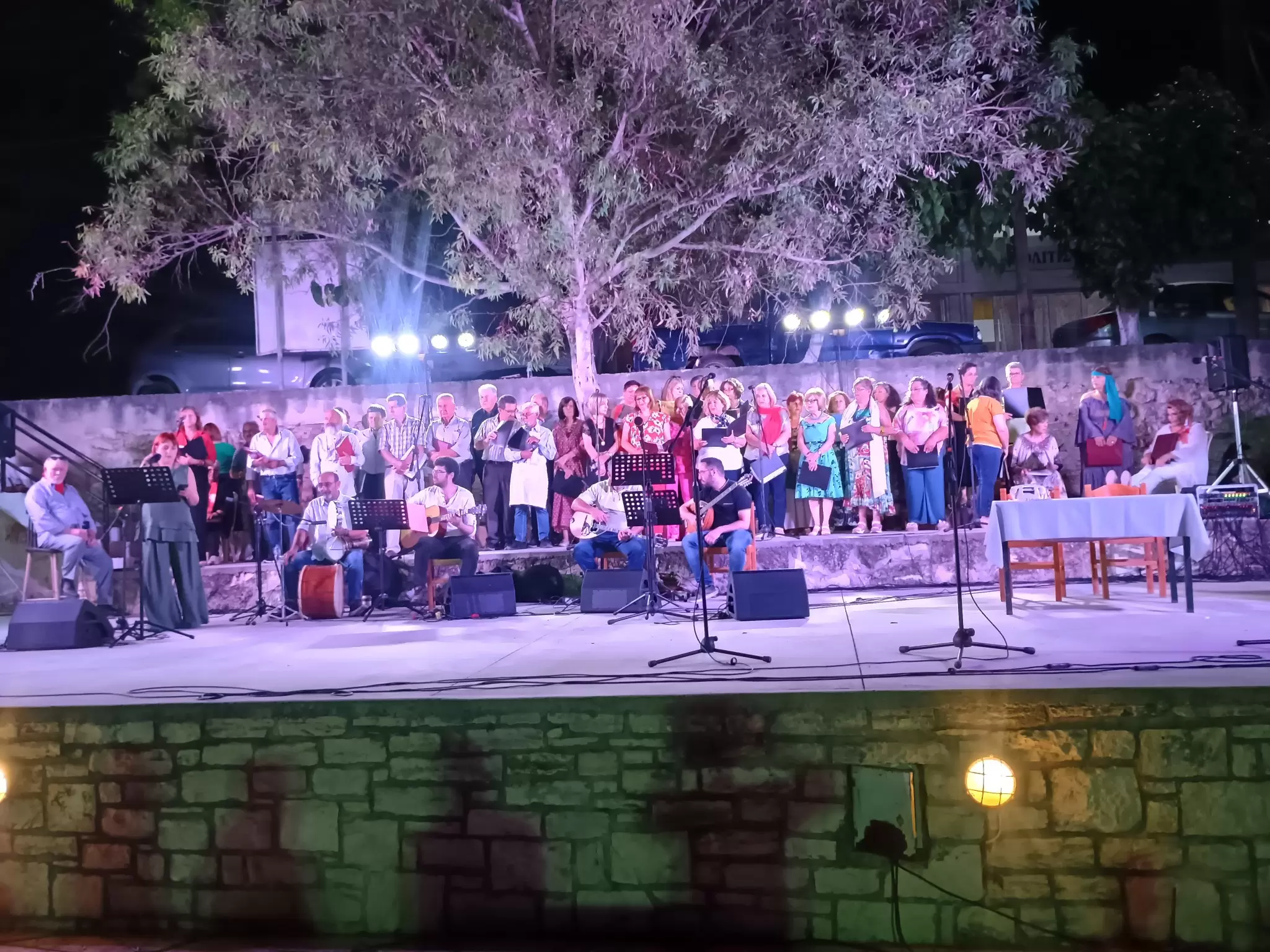 Όμορφη βραδιά στο Νιπιδιτό