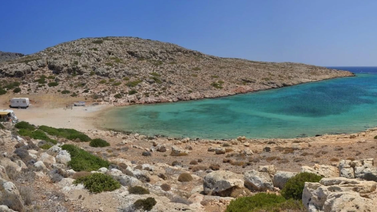 Σε ύφαλο κοντά στο Κυριαμάδι στη Σητεία, προσάραξε φορτηγό πλοίο που μετέφερε γύψο!