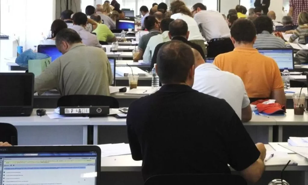 Απόφαση-πρόκριμα Μισθοδικείου για εργαζομένους σε Δημόσιο: Δεν επιστρέφουν τα Δώρα στους δικαστικούς