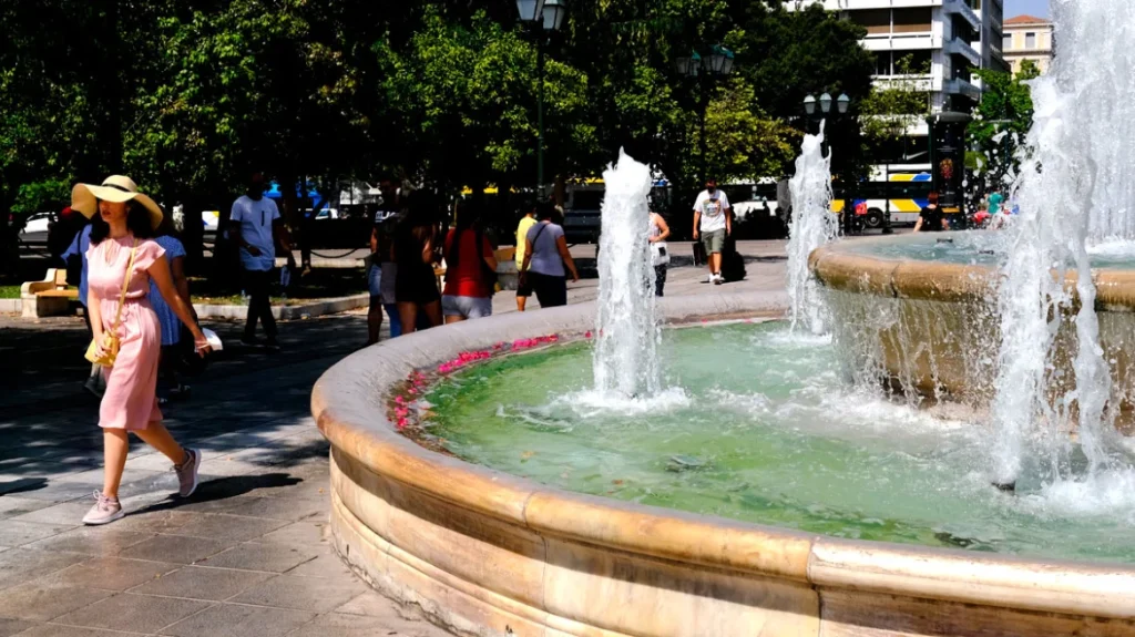 Έκτακτο δελτίο επιδείνωσης καιρού: Στο… κόκκινο ο υδράργυρος