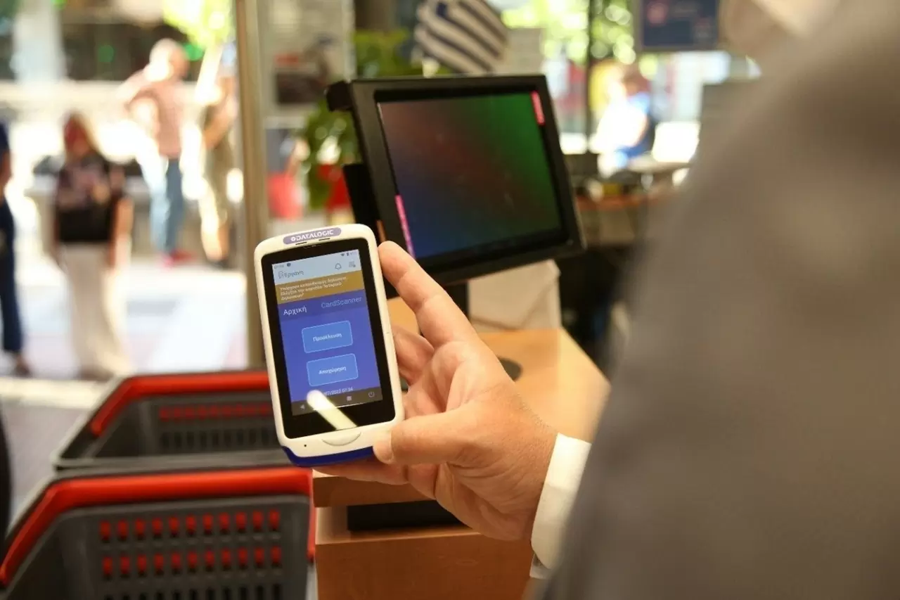 Ψηφιακή κάρτα εργασίας: Γιατί εκτοξεύτηκαν οι δηλωμένες υπερωρίες