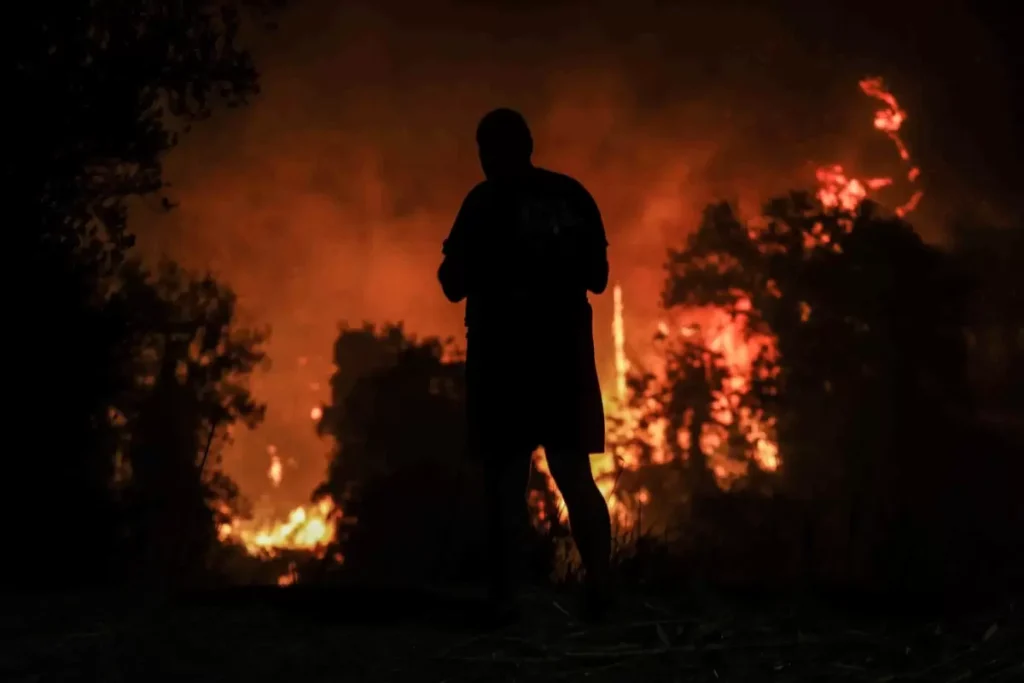 Δύο συλλήψεις για τον εμπρησμό στα Συχαινά της Πάτρας