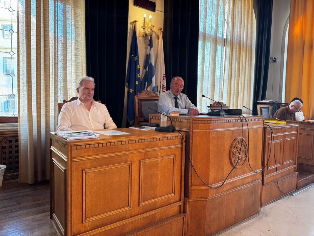 Ενημέρωση του Δημοτικού Συμβουλίου από τον Δήμαρχο Ηρακλείου για τη λύση στο χρέος από την απένταξη του Πολιτιστικού Κέντρου