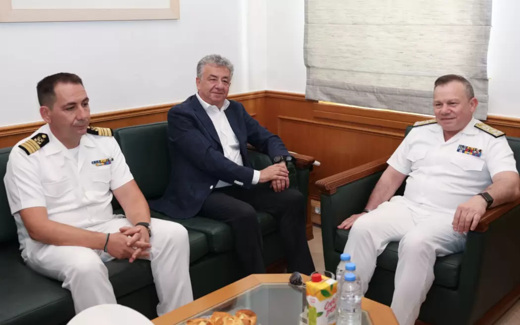Συναντήσεις του αρχηγού του Λιμενικού στην Κρήτη με φόντο το μεταναστευτικό