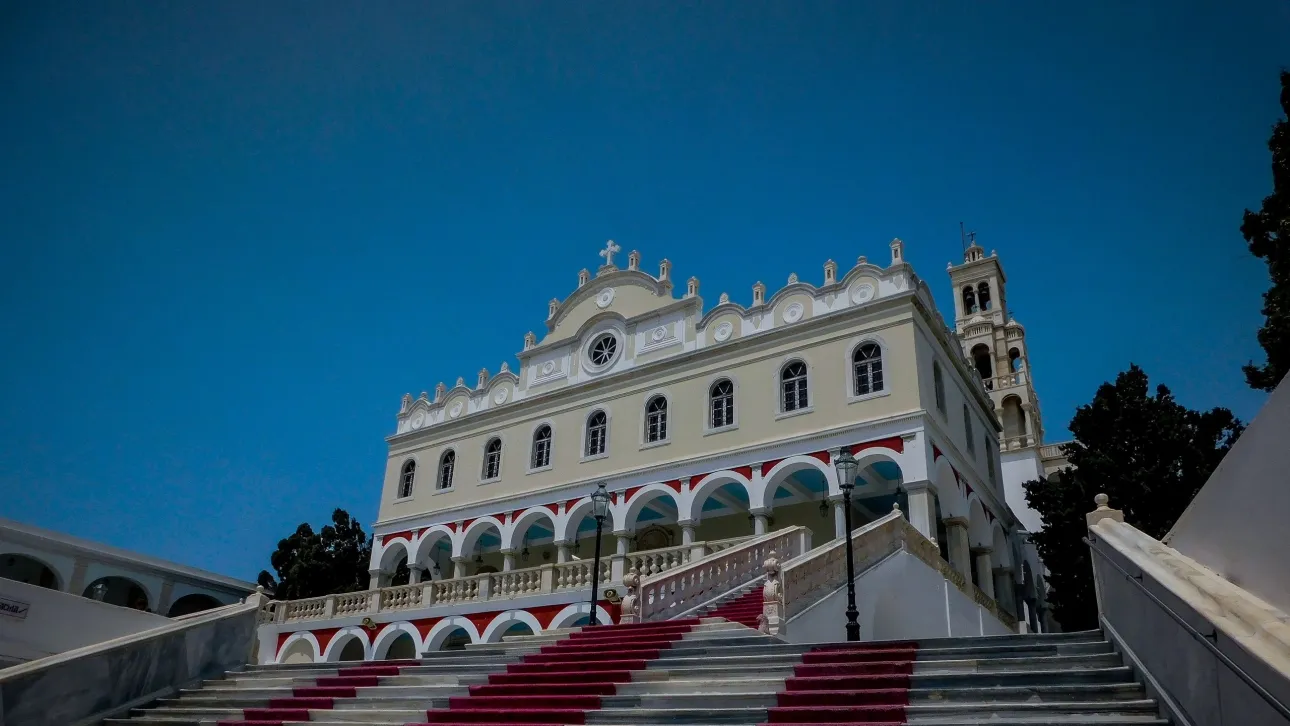 Πού πέρασαν τον Δεκαπενταύγουστο οι πολιτικοί