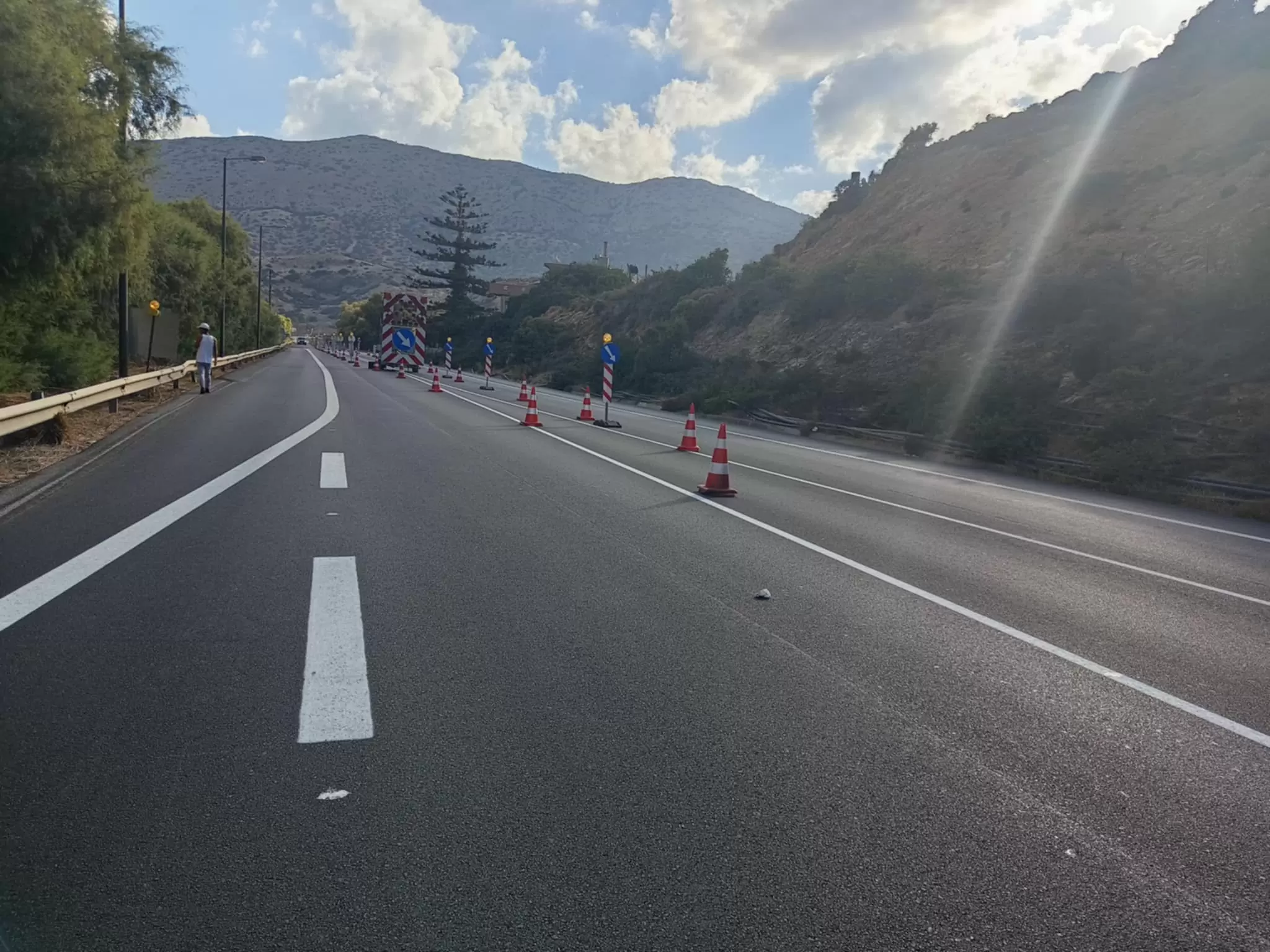 «Παγωμένα» βλέμματα και προβληματισμός για την τραγωδία με θύμα τον 17χρονο