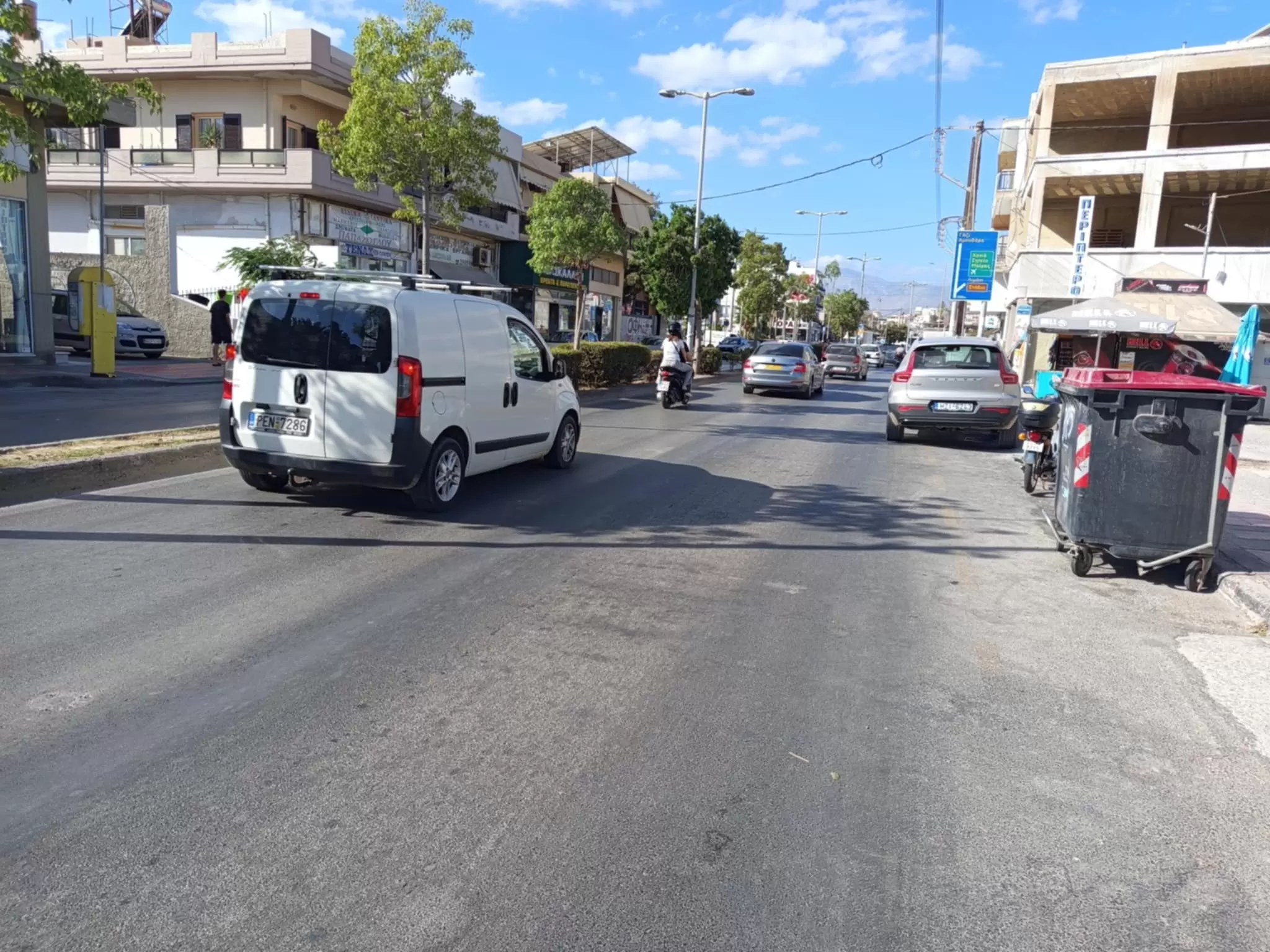 Μετά το ρεπορτάζ από το ΘΕΜΑ ΚΡΗΤΗΣ 103,1 έβγαλαν τα κολωνάκια από τη Λ. 62 Μαρτύρων