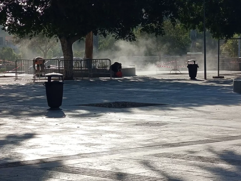 Πλατεία Ελευθερίας: Σκόνη, σκουπίδια, έργα που δεν τελειώνουν εδώ και δύο χρόνια!