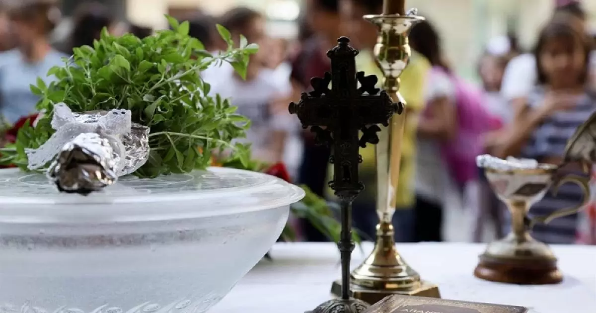 Σε σχολεία του Ηρακλείου θα βρεθεί την Πέμπτη ο Αλέξης Καλοκαιρινός για τον καθιερωμένο αγιασμό