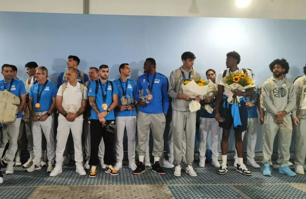 Πάτησε Ελλάδα η Εθνική Ομάδα Μπάσκετ με το χάλκινο στο στήθος