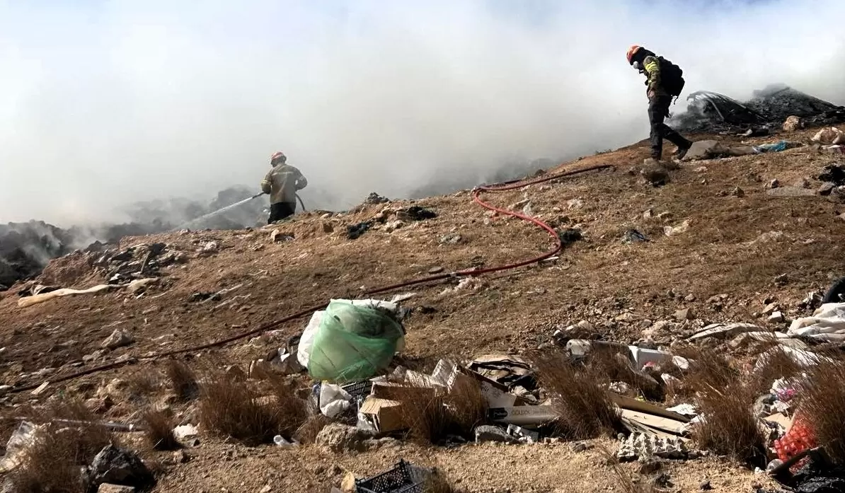 Οριοθετήθηκε η φωτιά στο ΧΥΤΑ Αγίου Νικολάου