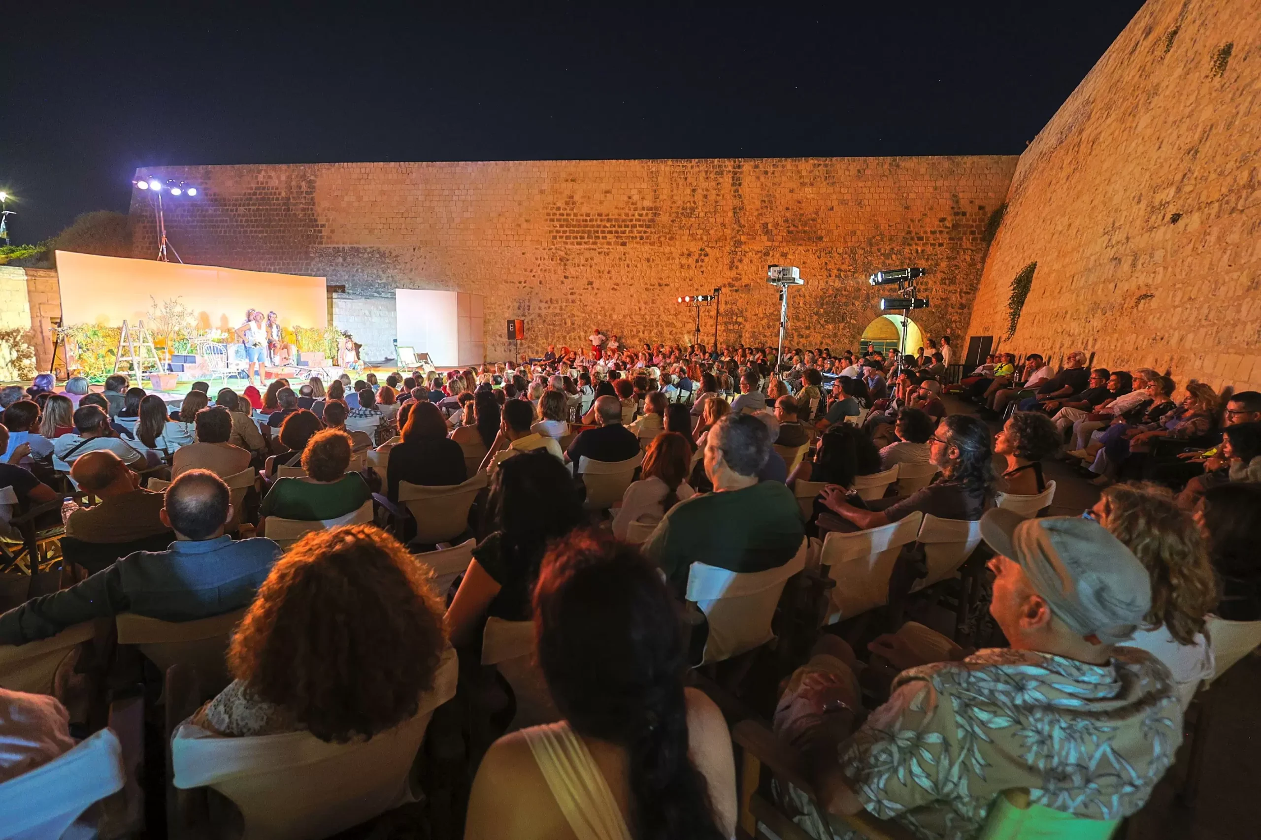 Φεστιβάλ των Τειχών: Σήμερα η ονοματοδοσία προς τιμήν του Μίκη Θεοδωράκη στο Ανοικτό Θέατρο της Πύλης Βηθλεέμ