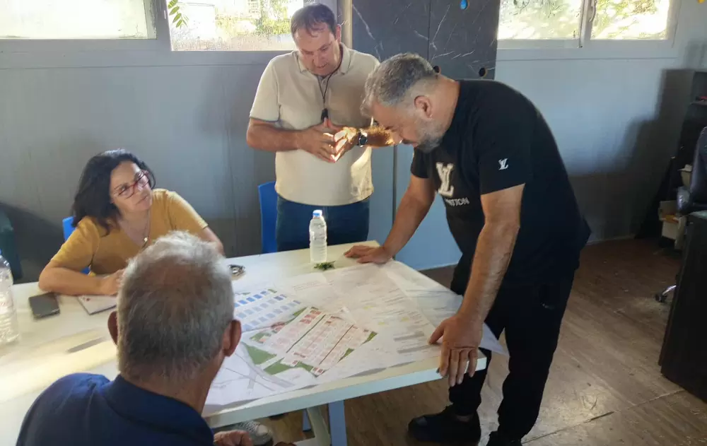 Δήμος Ηρακλείου: Συνάντηση Τσαγκαράκη με τους Ρομά για τη μετεγκατάσταση του καταυλισμού