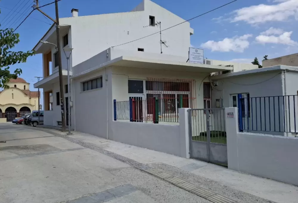 Εκτεταμένες εργασίες συντήρησης σχολικών κτιρίων στον Δήμο Μαλεβιζίου