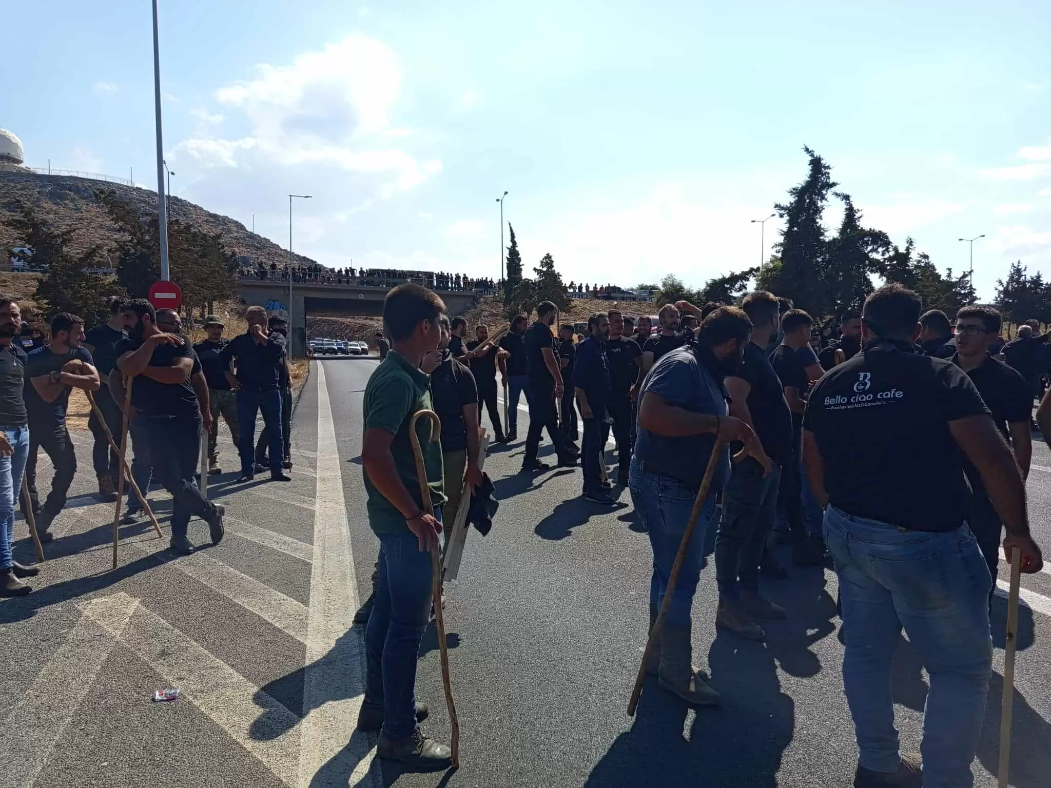 Αποκλεισμένα τα απορριμματοφόρα λόγω κινητοποιήσεων…