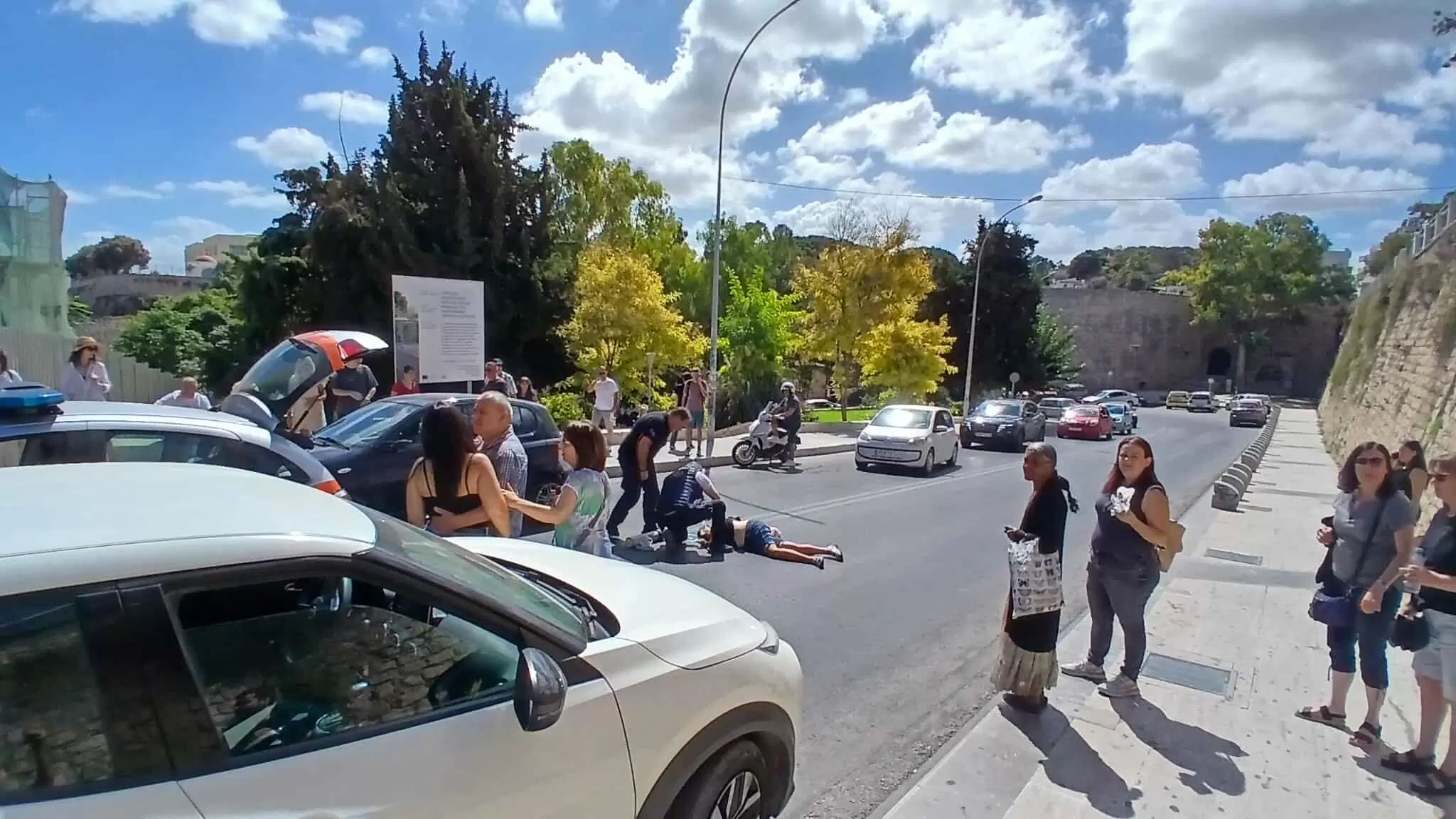 Αυτοκίνητο χτύπησε πεζή στο κέντρο του Ηρακλείου