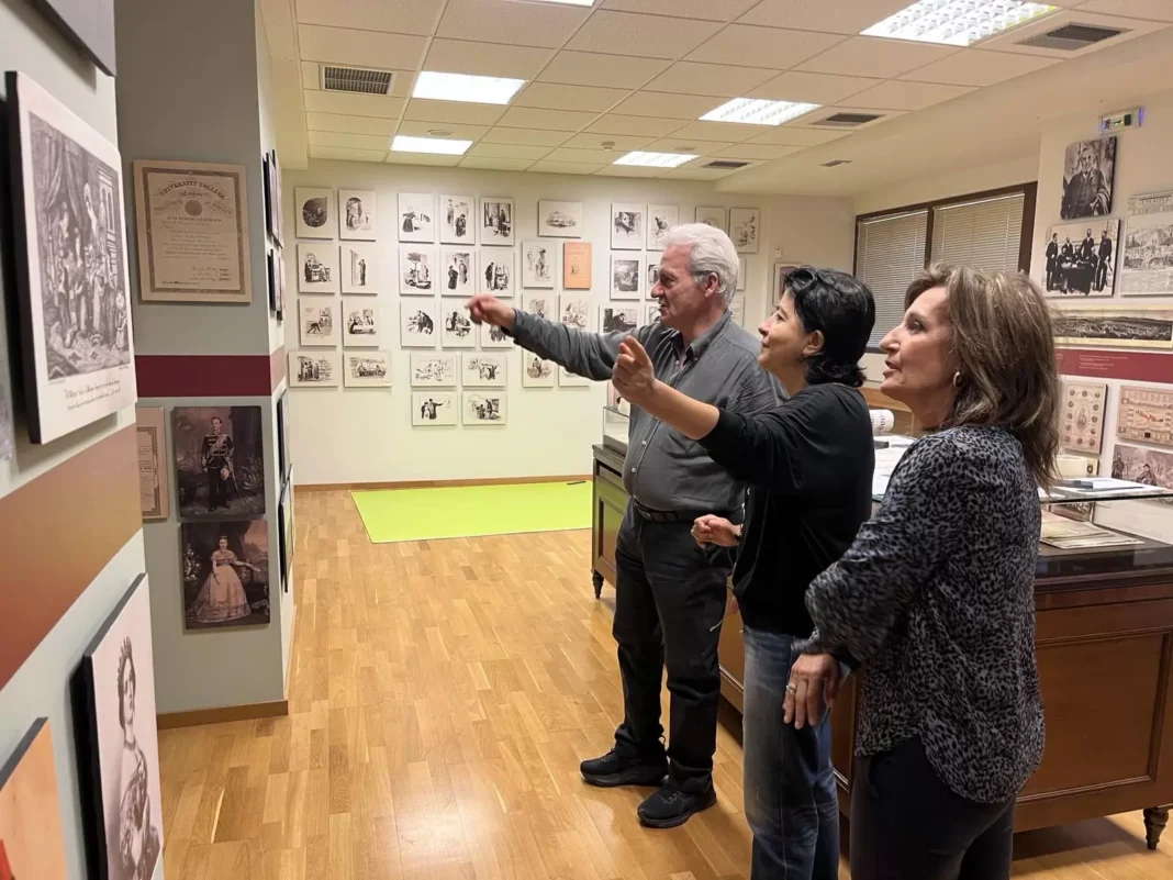 Στις τελικές προετοιμασίες της έκθεσης «Ο πολυταξιδεμένος Δημήτριος Βικέλας»