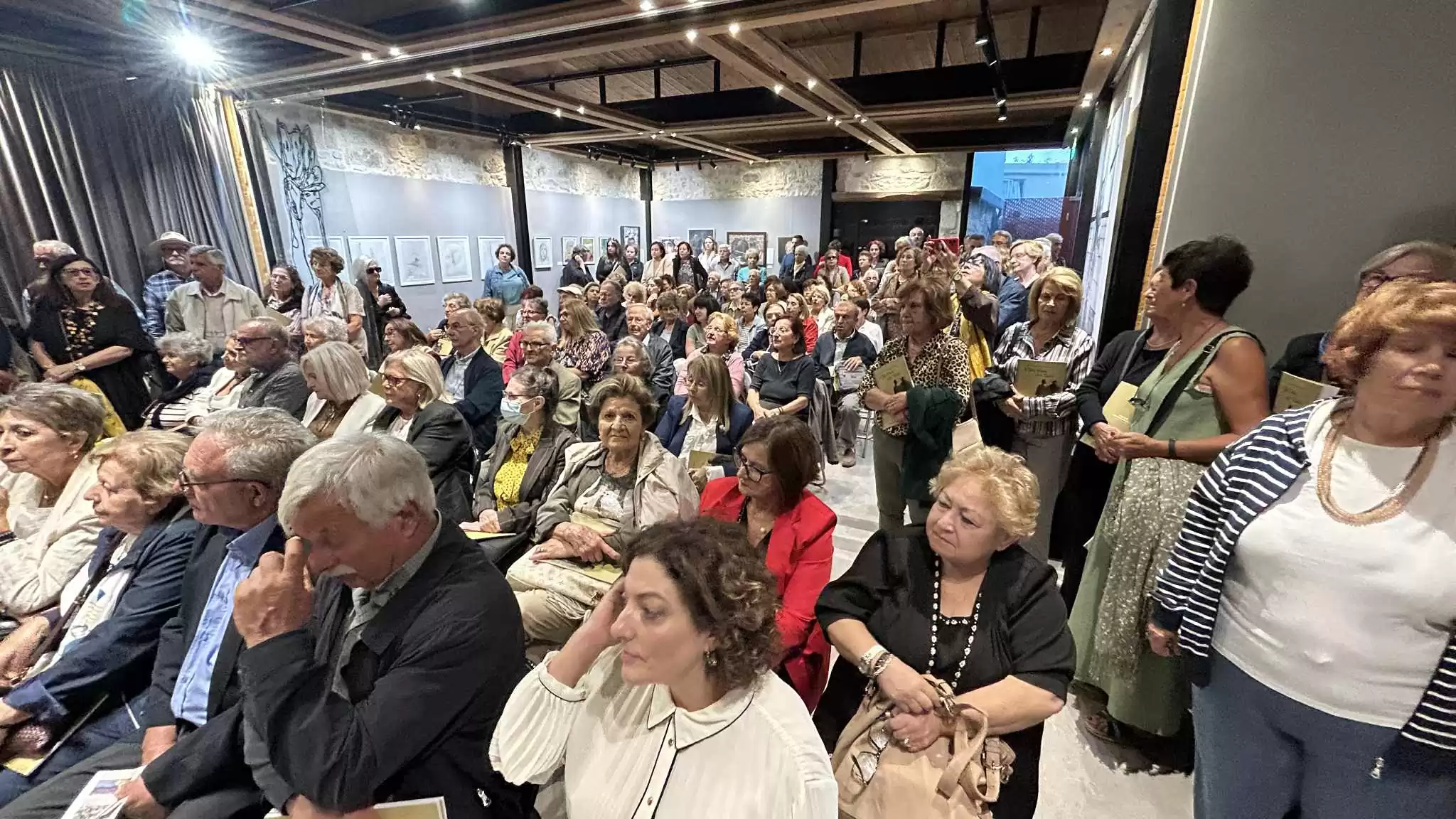 Πολύς κόσμος στα εγκαίνια της έκθεσης: «Η Τρίτη Ηλικία στην Τέχνη»