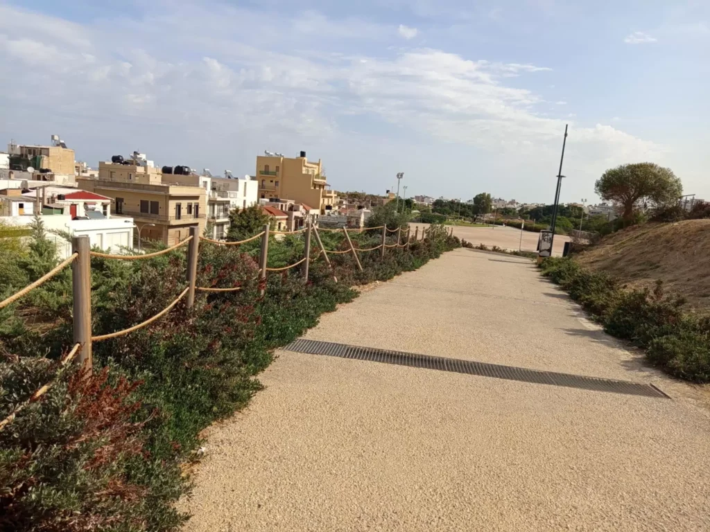 Βίγλα: Μία πραγματική όαση παρά τα προβλήματα με ακλάδευτα δέντρα και κάποιες δολιοφθορές