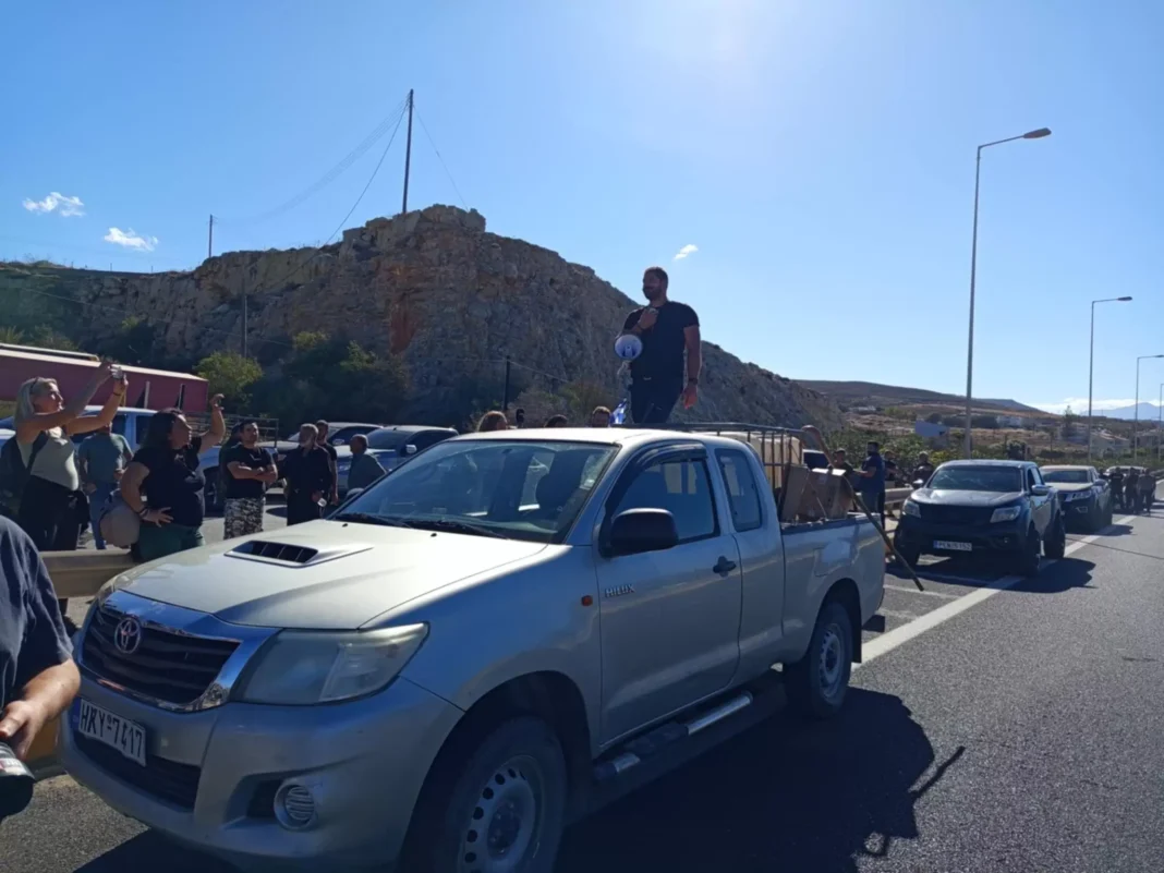 Μπλόκο στην Εθνική στο ύφος του ΚΤΕΟ απόψε και το πρωί θα δουν – Μεγάλη αναστάτωση στο Ηράκλειο από την κινητοποίηση των κτηνοτρόφων