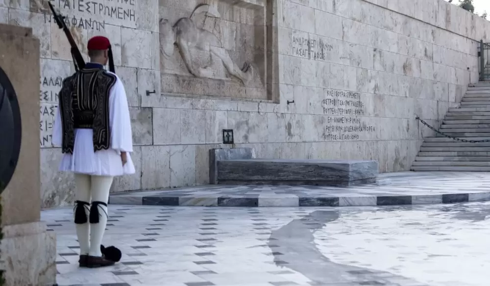 Κατατέθηκε η τροπολογία για τη χρήση του χώρου του Άγνωστου Στρατιώτη – Τι προβλέπεται