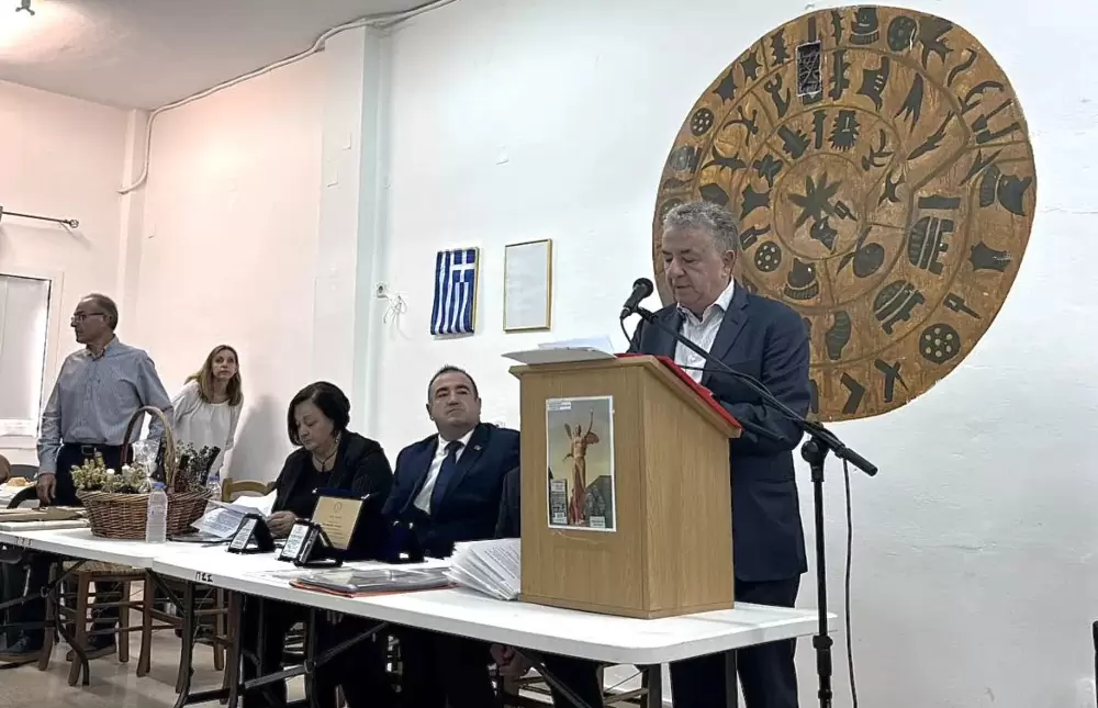 Τιμήθηκε ο περιφερειάρχης Κρήτης για την ανάδειξη του Σοκαρά ως Μαρτυρικό Χωριό