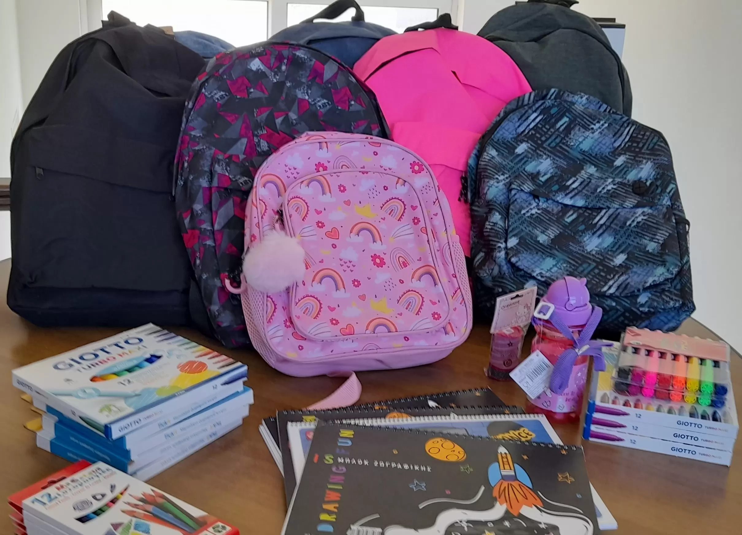 Διανομή σχολικών ειδών σε μαθητές και μαθήτριες ευάλωτων οικογενειών από τον Δήμο Ηρακλείου