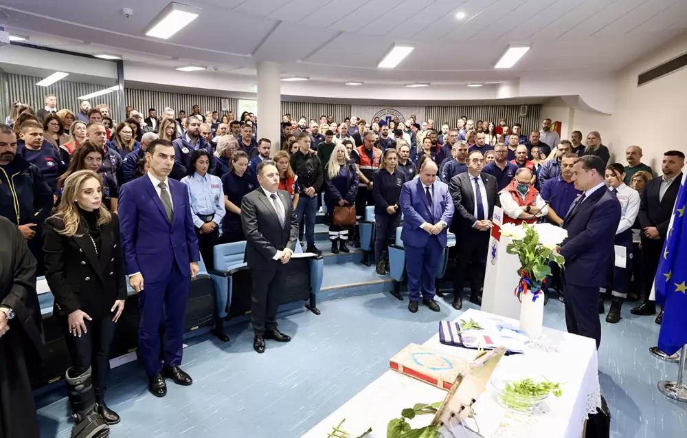 Στην υπηρεσία του ΕΚΑΒ επιπλέον 158 διασώστες