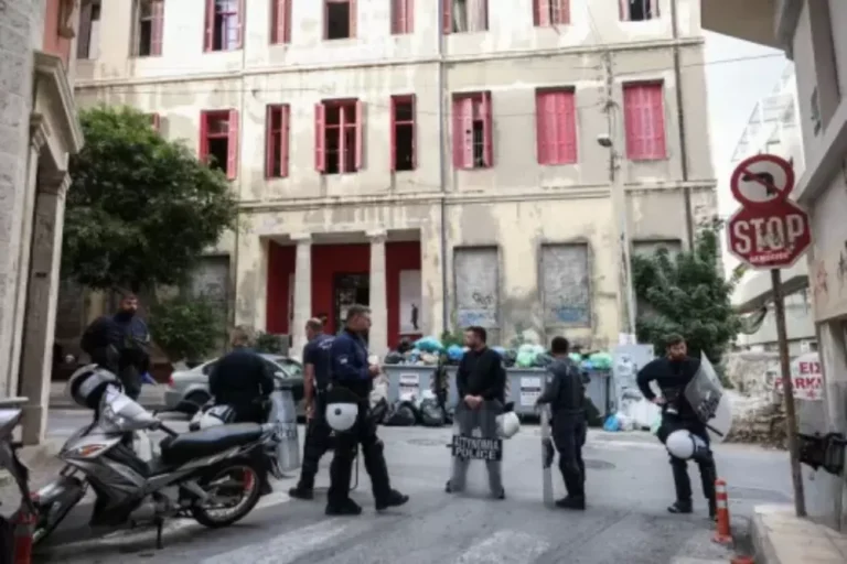 Ανακοίνωση της ΕΛΑΣ για την εκκένωση του Ευαγγελισμού: «Οι συλληφθέντες ταυτοποιήθηκαν για την επίθεση στον Βορίδη»
