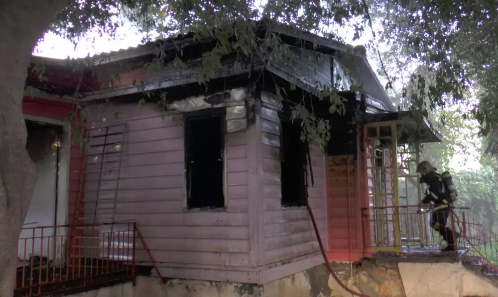 Χανιά: Εκτεταμένες ζημιές μετά από φωτιά στο κτίριο του πρώην ΠΙΚΠΑ