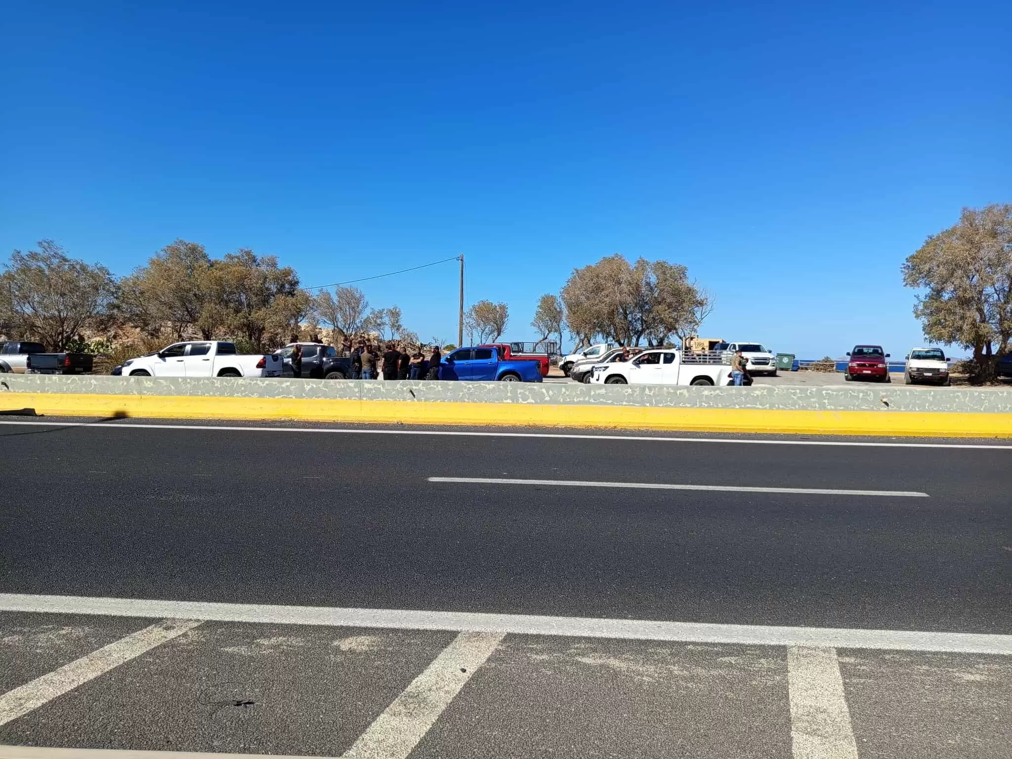 Συνεχίζονται για τρίτη ημέρα οι κινητοποιήσεις αγροτοκτηνοτρόφων στην Κρήτη