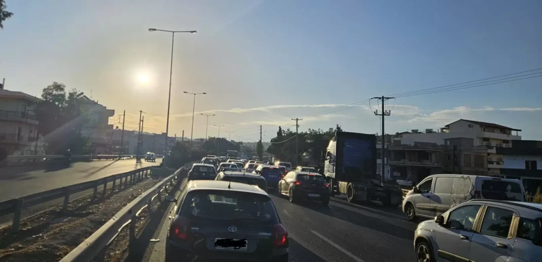 Τρόχαιο με το… καλημέρα και μεγάλες καθυστερήσεις στον ΒΟΑΚ
