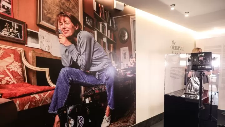 Μια τσάντα Birkin του οίκου Hermes, που ανήκε στην Τζέιν Μπίρκιν «βγαίνει στο σφυρί»