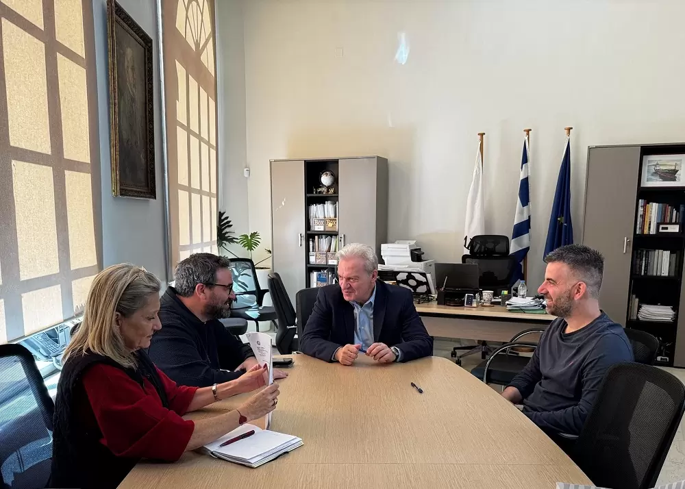 Έπεσαν οι υπογραφές για τη… μάχη της λακκούβας