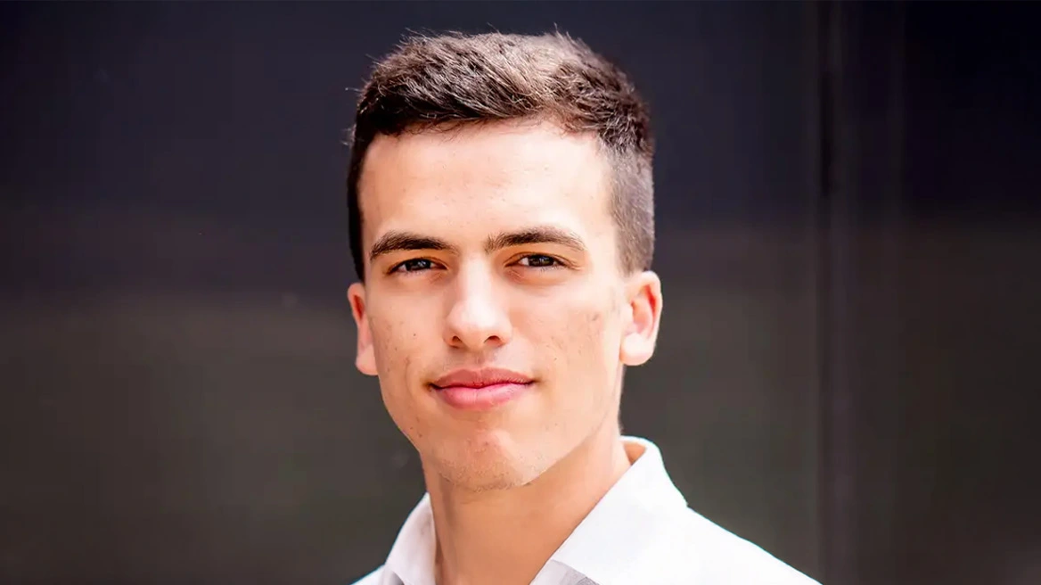 Λεωνίδας Ασκιανάκης: Το παιδί που μετρούσε τ’ άστρα στο Αρκαλοχώρι, ιδρυτής του Project S, που απομακρύνει διαστημικά συντρίμμια