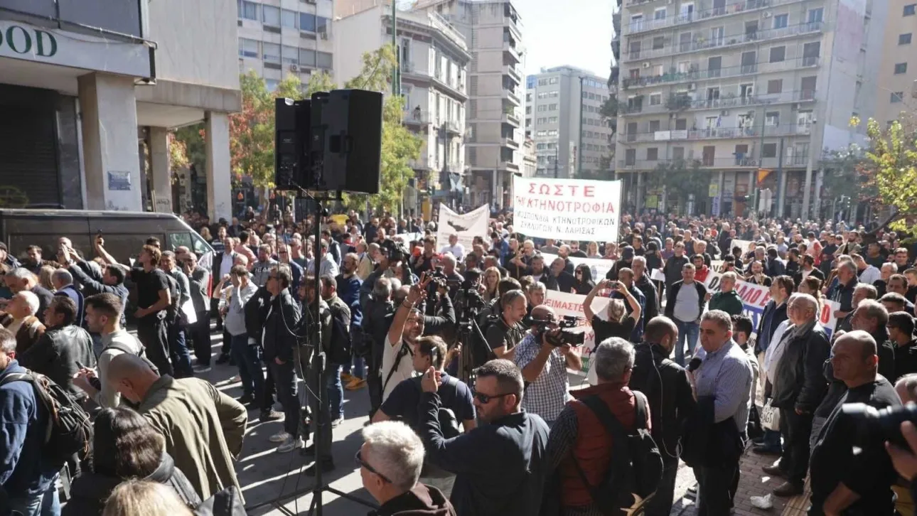 Οι αγρότες στην Αθήνα – Πορεία προς το υπουργείο