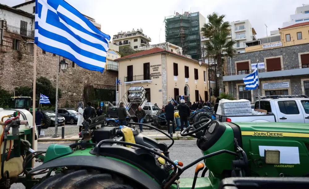 Αγροτικές κινητοποιήσεις: Υπό κατάληψη τελεί το κτίριο της Αποκεντρωμένης Διοίκησης Κρήτης