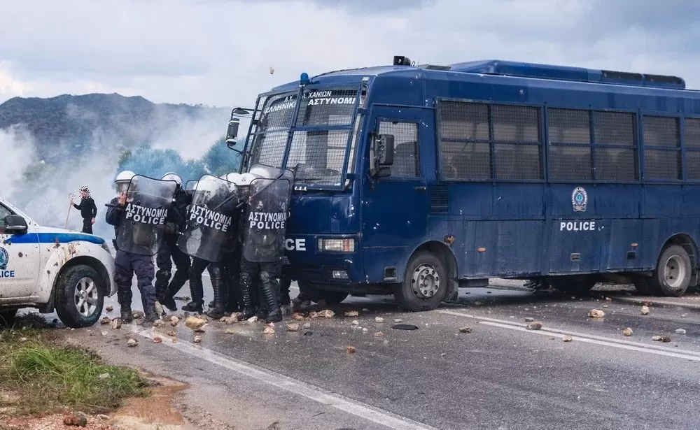 Ευθύνες στον επιχειρισιακό σχεδιασμό ρίχνουν οι αστυνομικοί των Χανίων: «Γίναμε σάκοι του μποξ – Να βρεθούν οι δράστες»