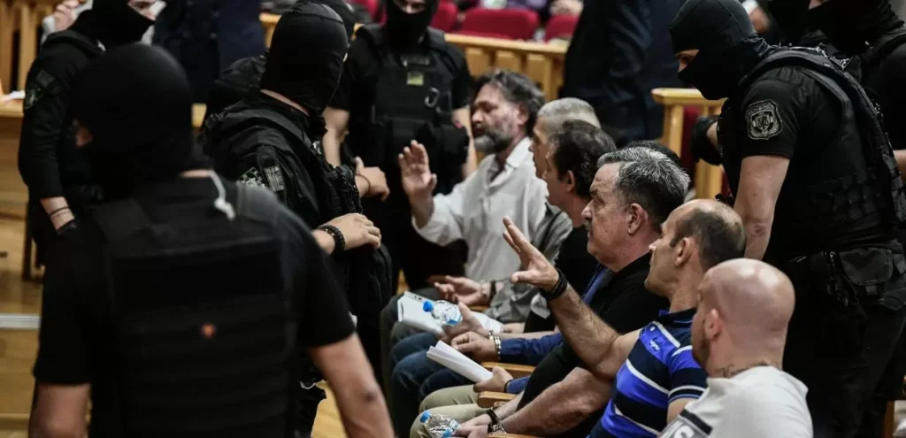 Εισαγγελέας δίκη Χρυσής Αυγής: «Εγκληματική οργάνωση με ναζιστική ιδεολογία» – Τη Δευτέρα η συνέχεια