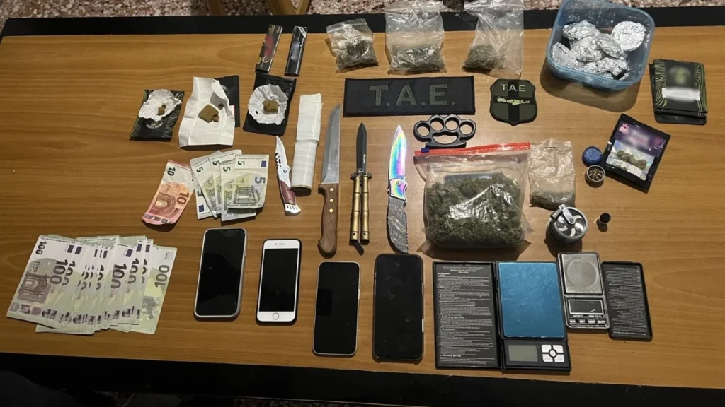 Σύλληψη για ναρκωτικά και πλαστά χαρτονομίσματα